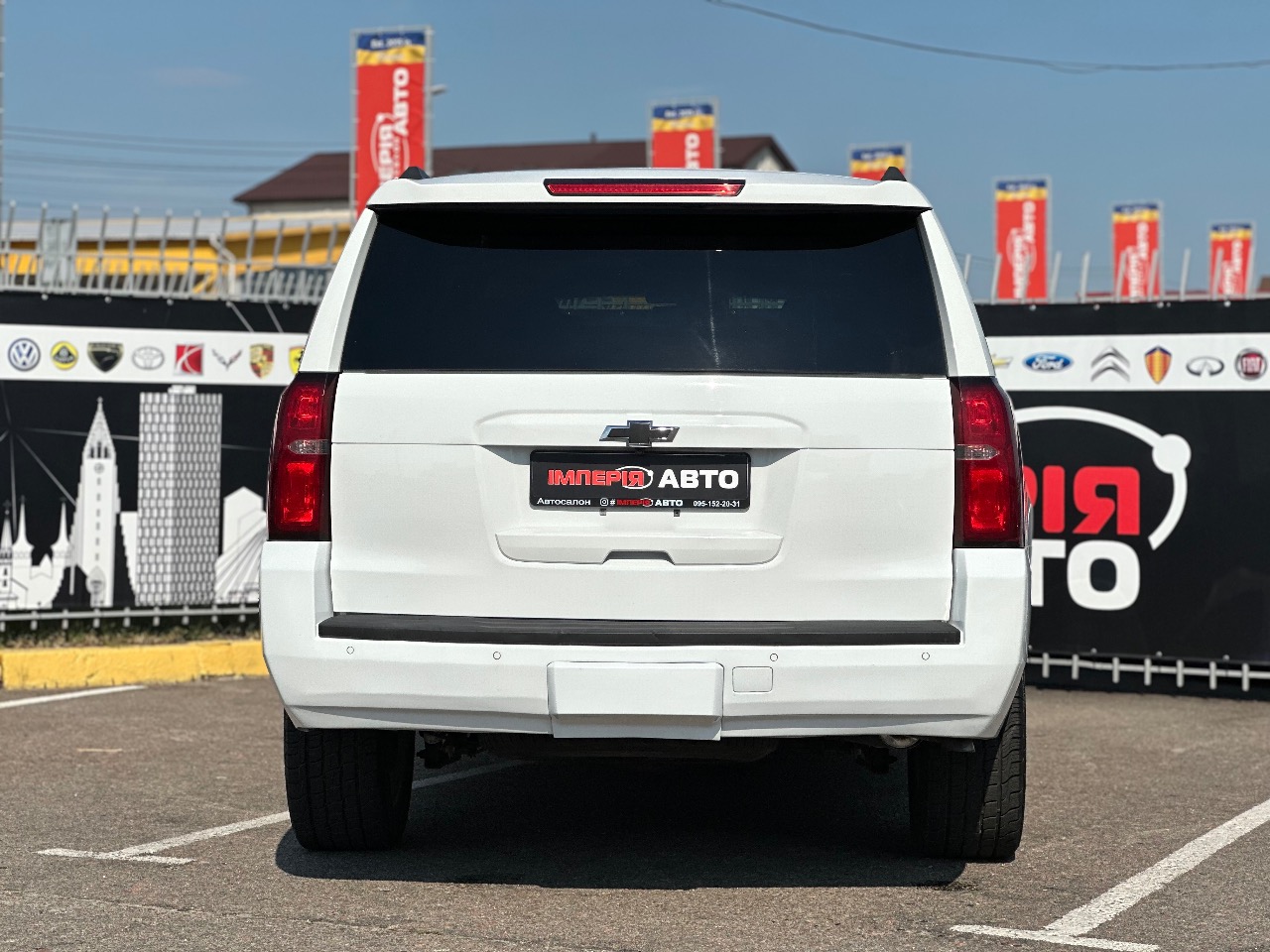 Chevrolet Suburban - фото 3