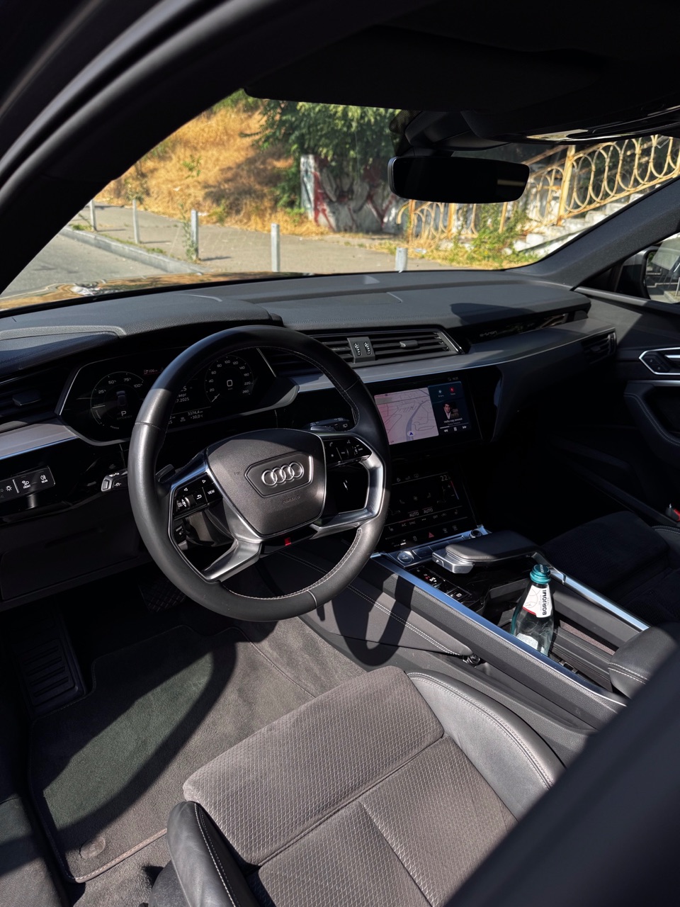 Audi e-tron - фото 5