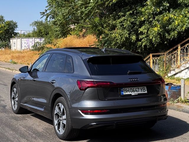 Audi e-tron - фото 3
