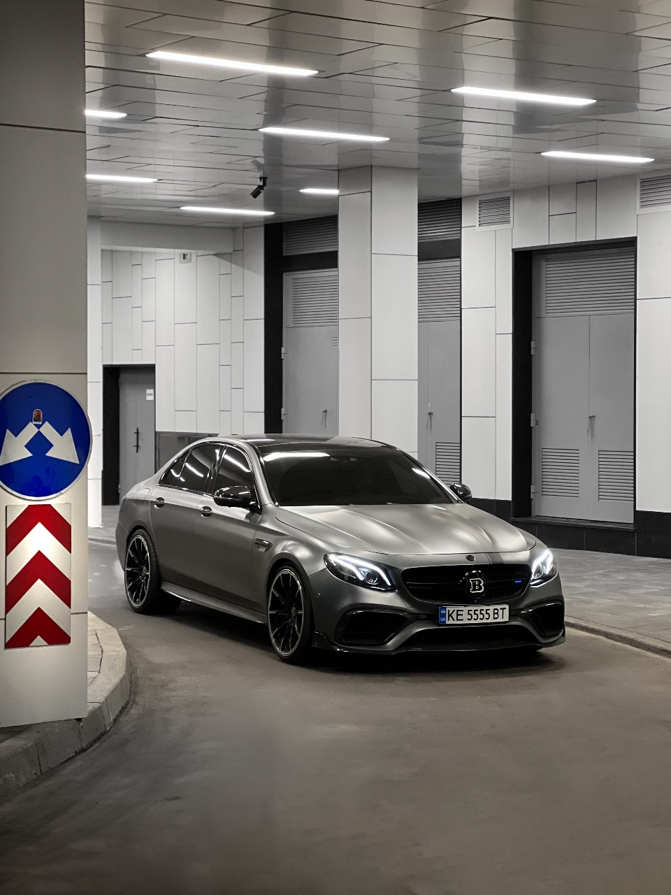 Mercedes-Benz E-Класс AMG - фото 6