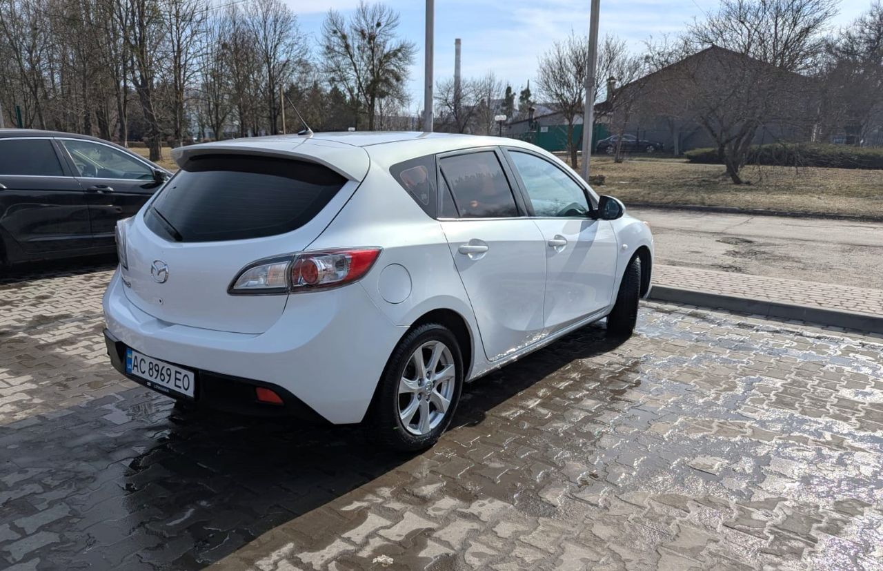 Mazda 3 - фото 3