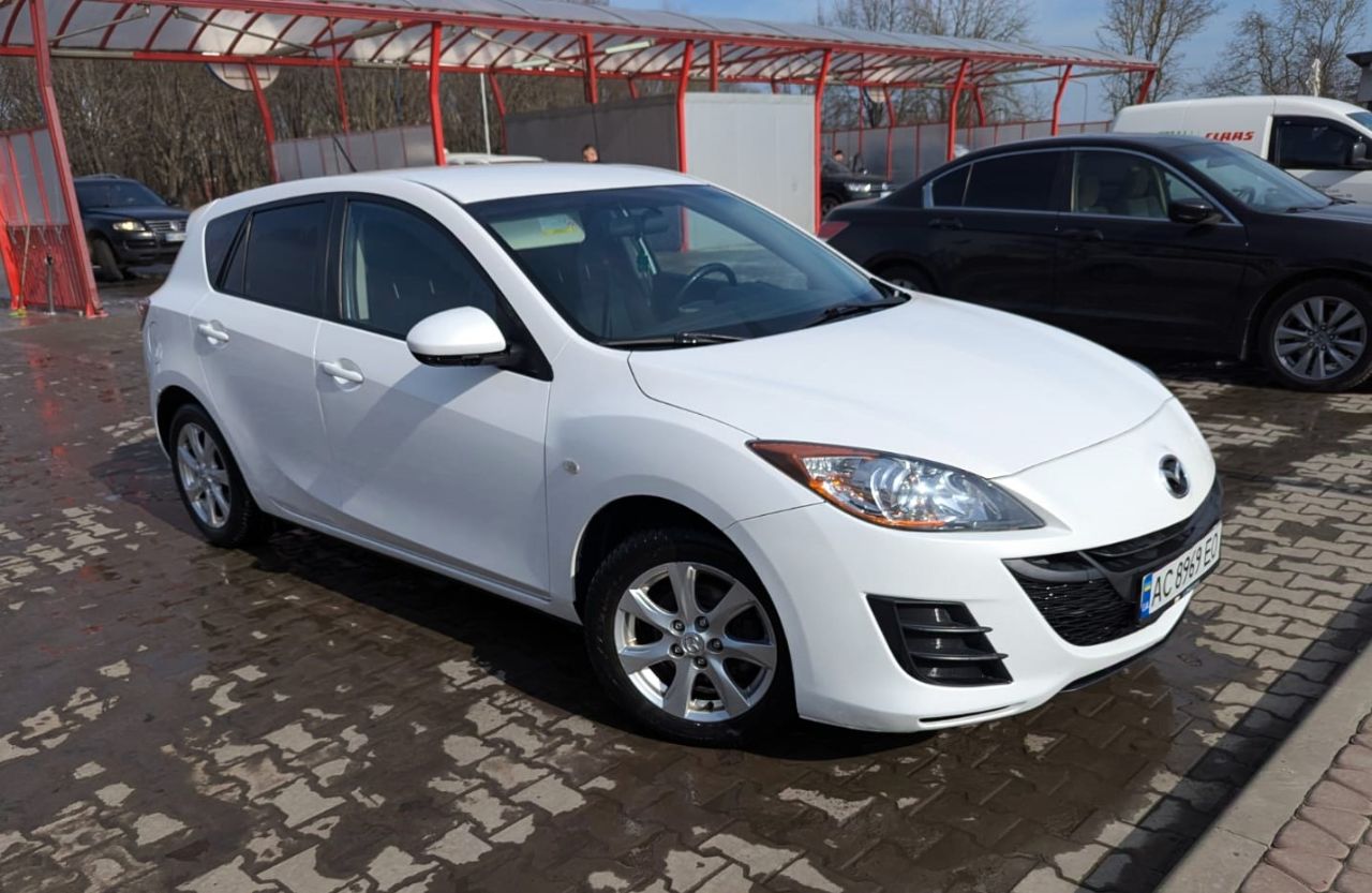 Mazda 3 - фото 2