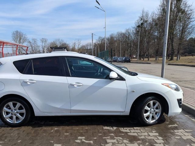 Mazda 3 - фото 5