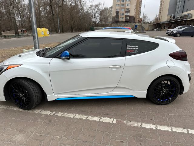 Hyundai Veloster - фото 1
