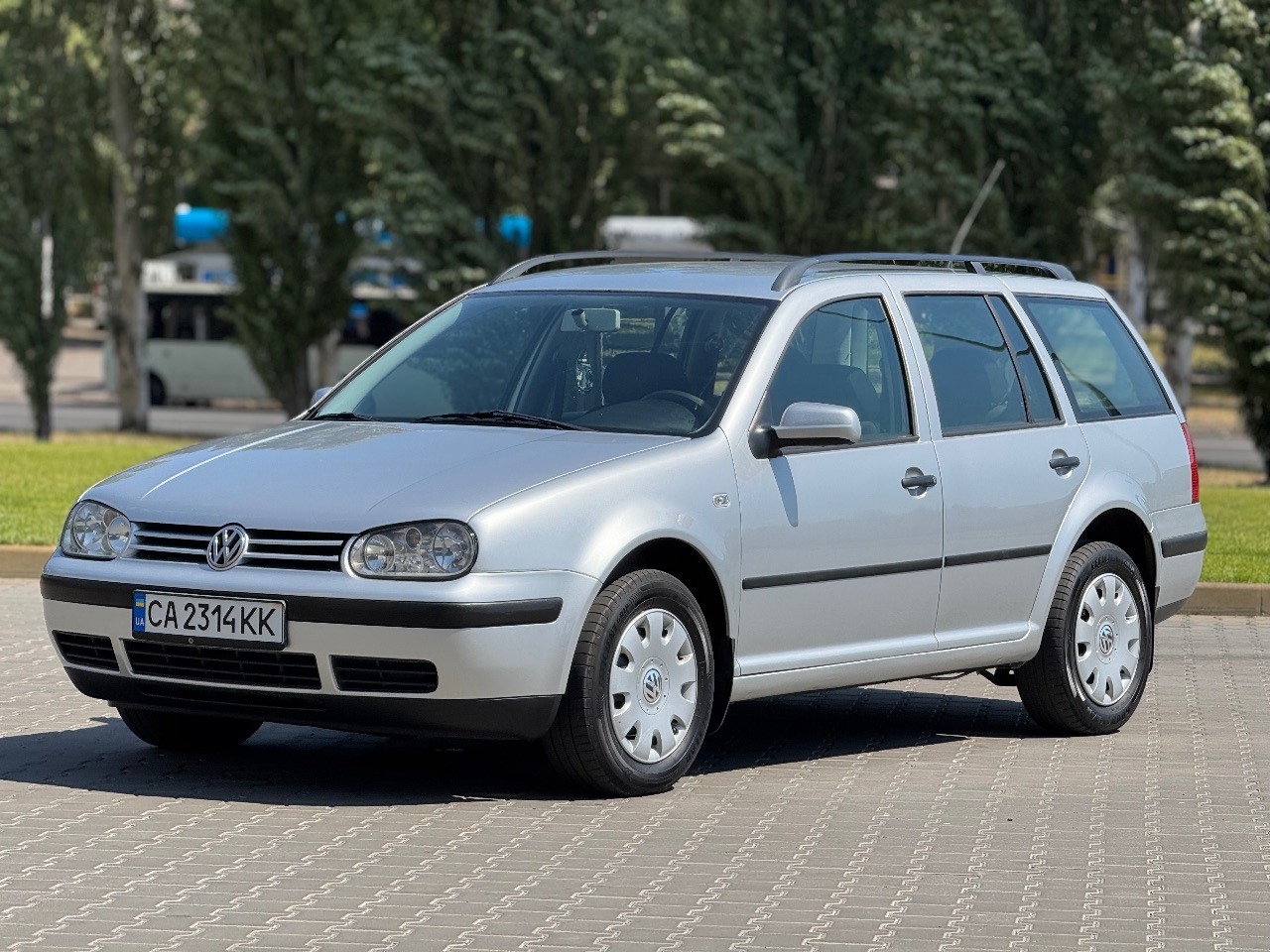 Volkswagen Golf - фото 1