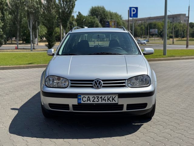 Volkswagen Golf - фото 2