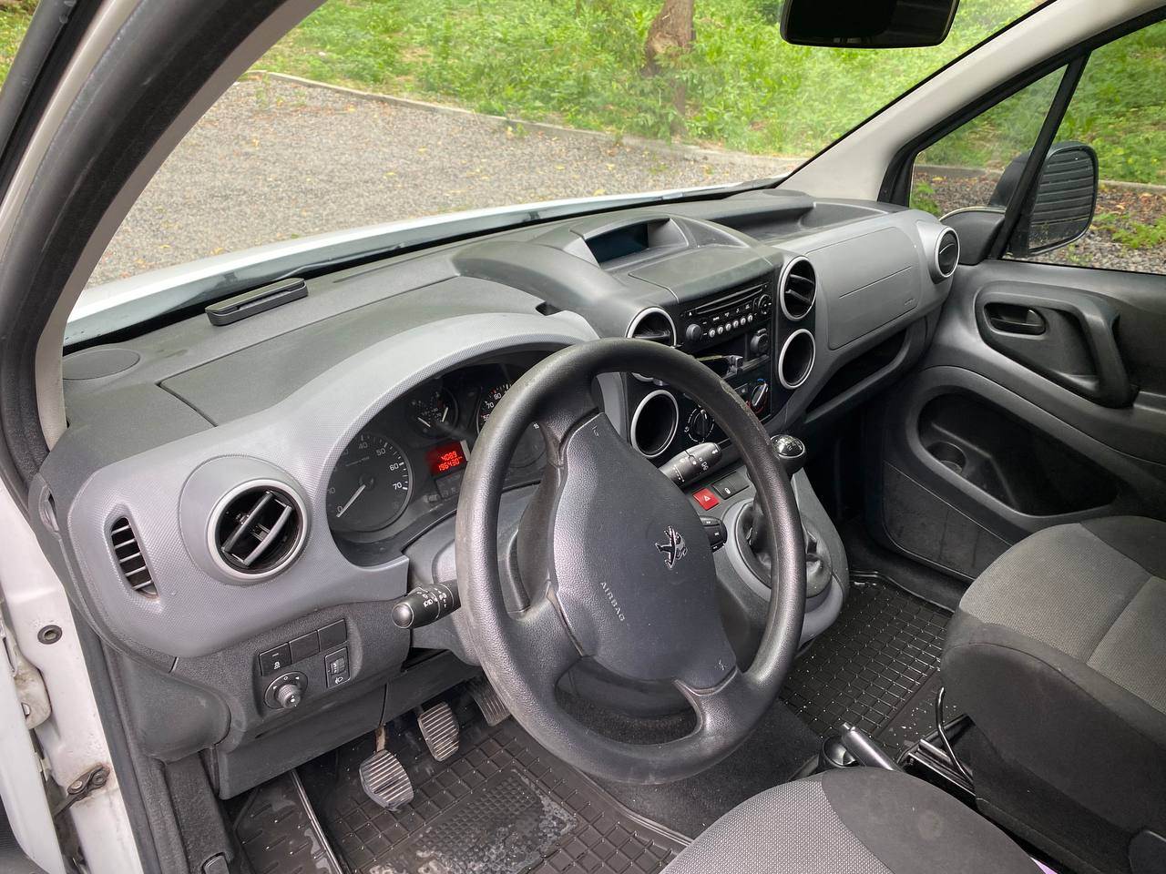 Peugeot Partner - фото 6