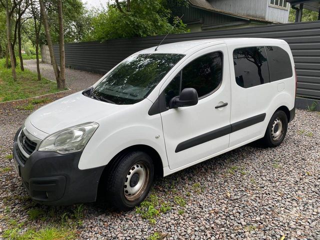 Peugeot Partner - фото 1