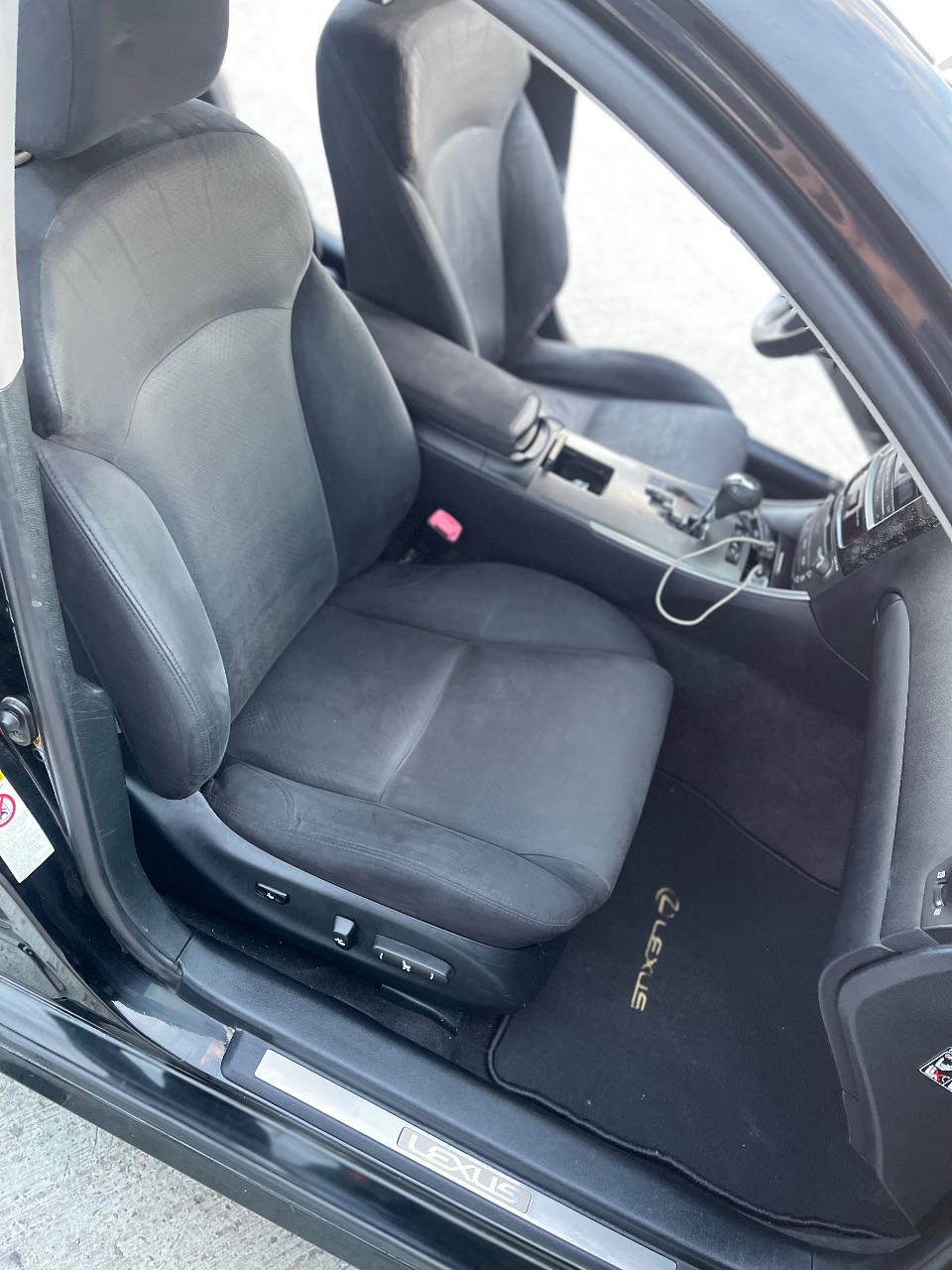 Lexus IS - фото 9