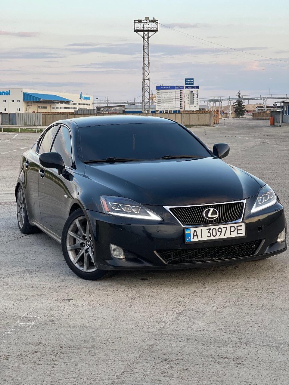 Lexus IS - фото 1