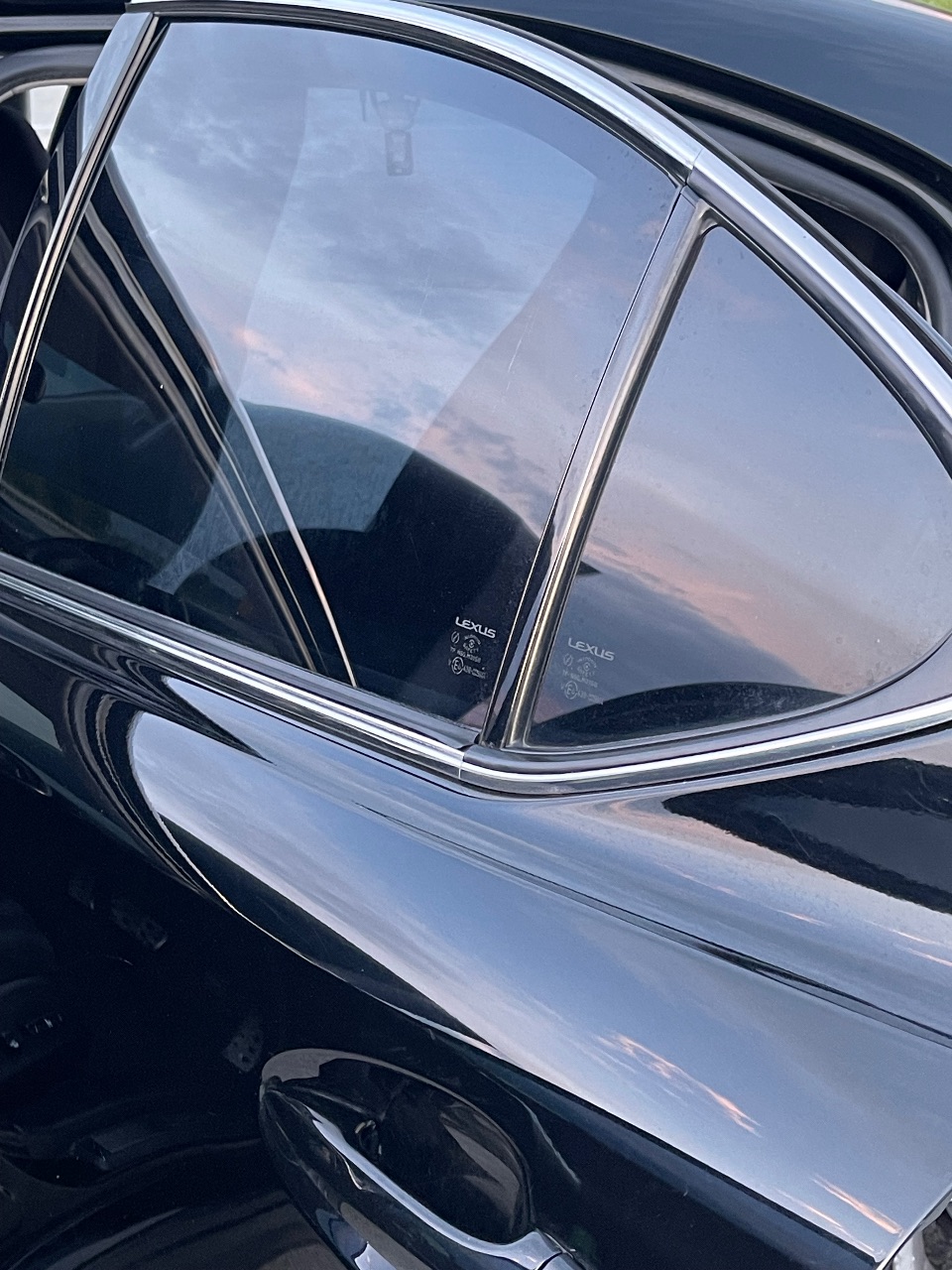 Lexus IS - фото 24