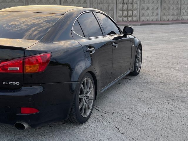 Lexus IS - зображення 4