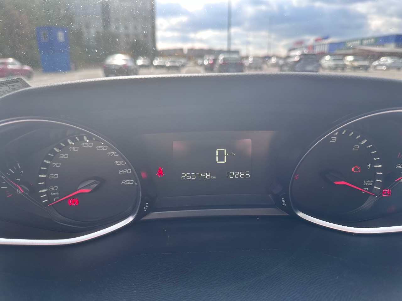 Peugeot 308 - фото 10