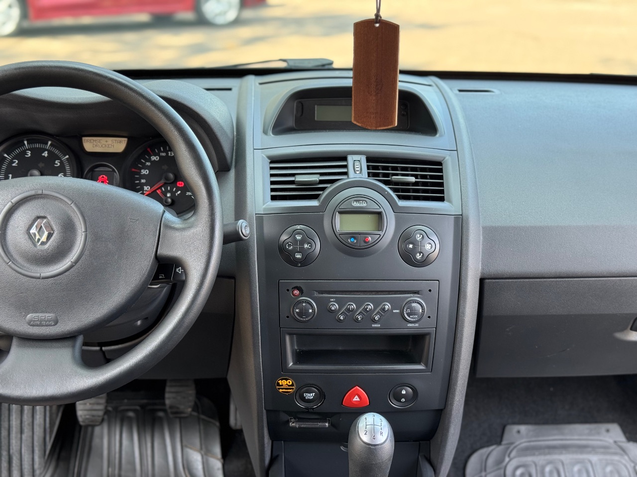 Renault Megane - фото 19