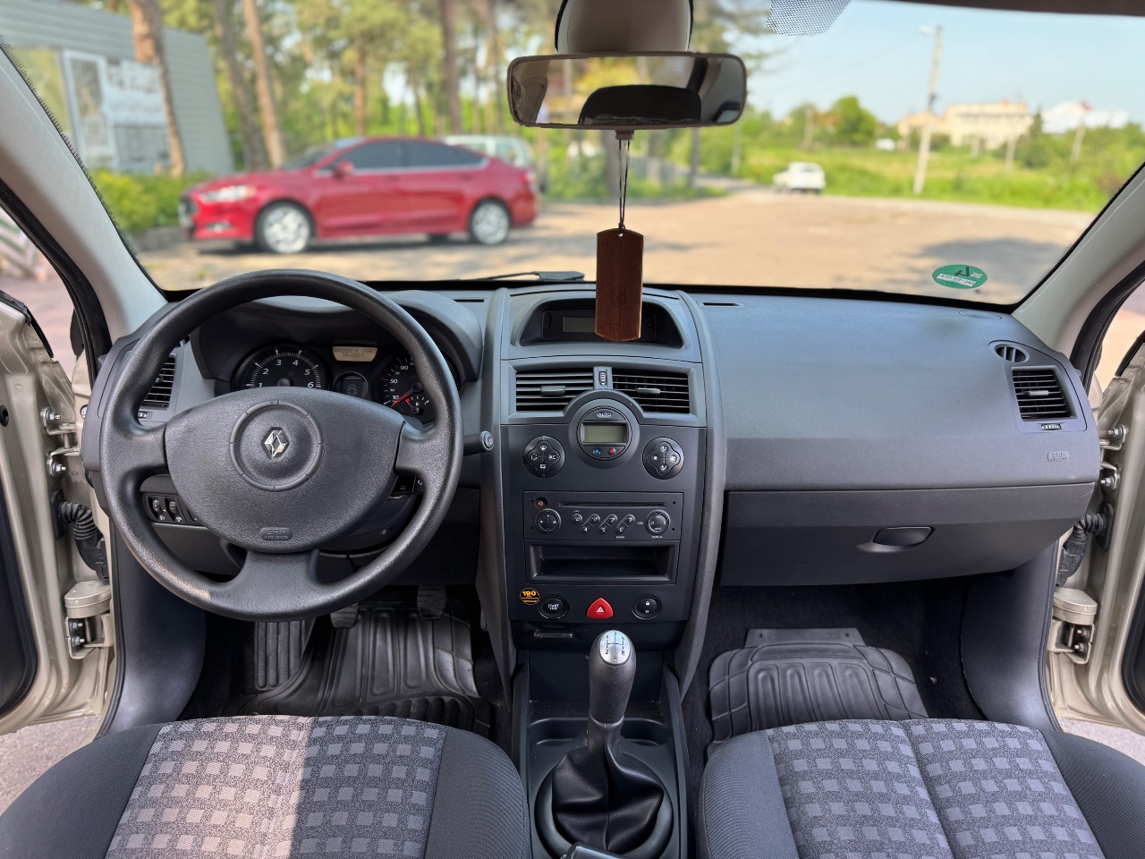 Renault Megane - фото 17