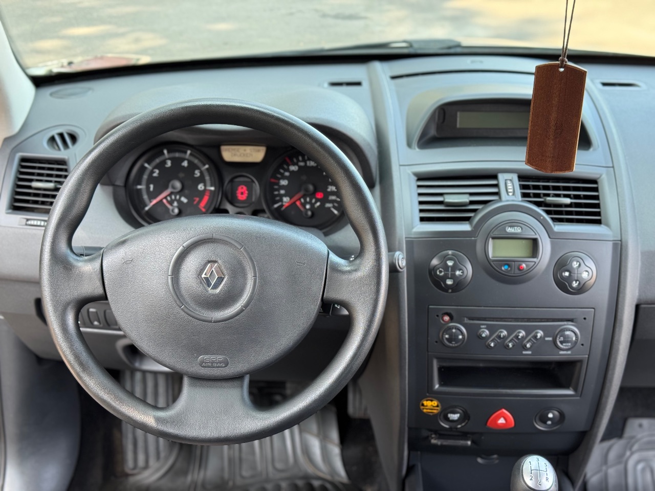 Renault Megane - фото 21