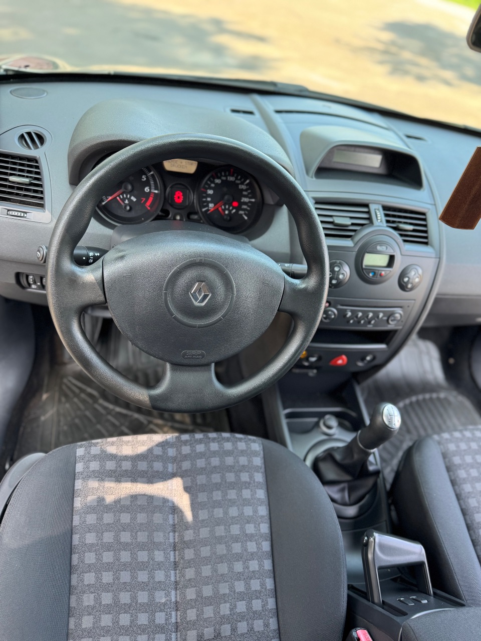 Renault Megane - фото 14