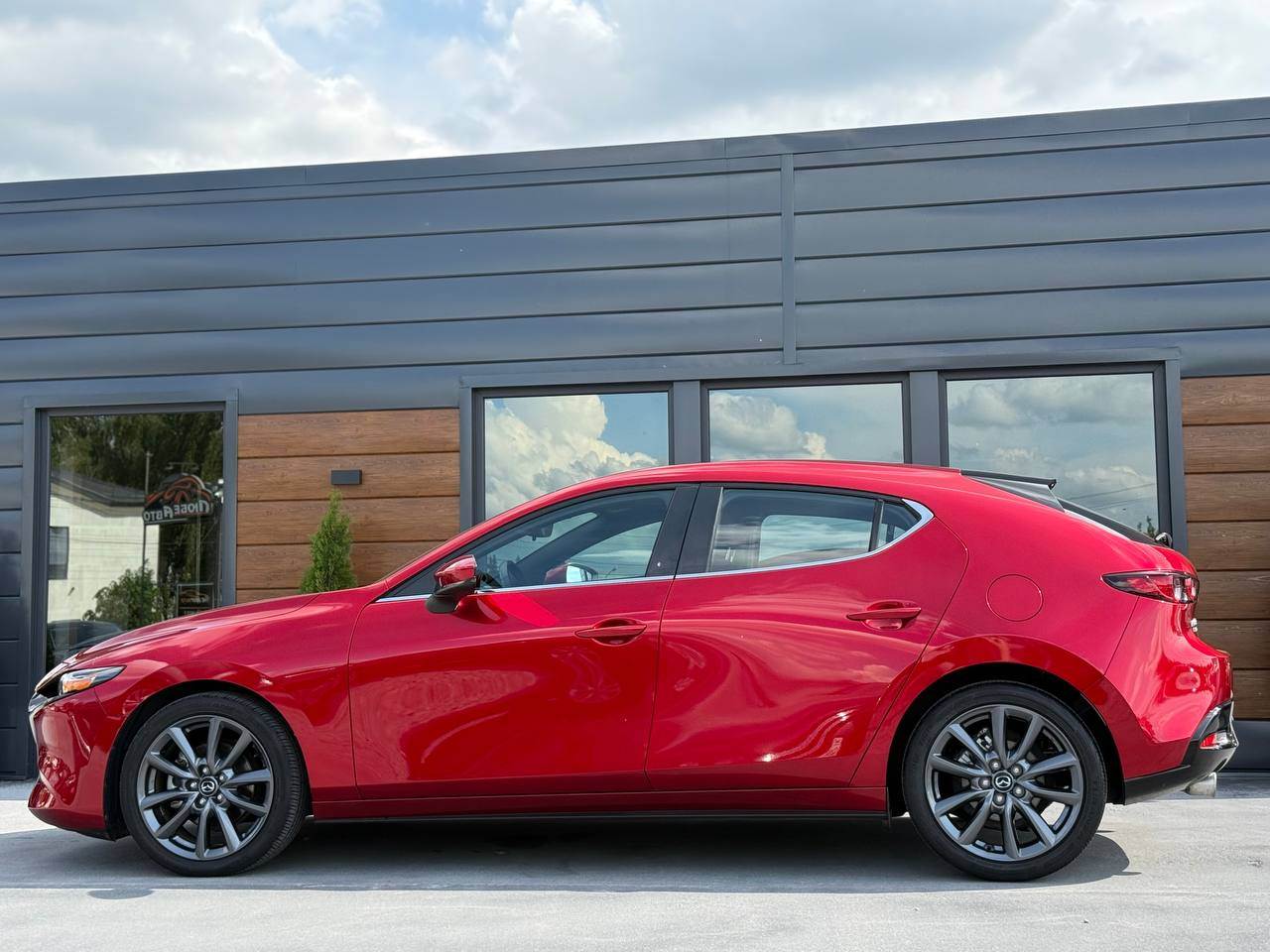 Mazda 3 - фото 9