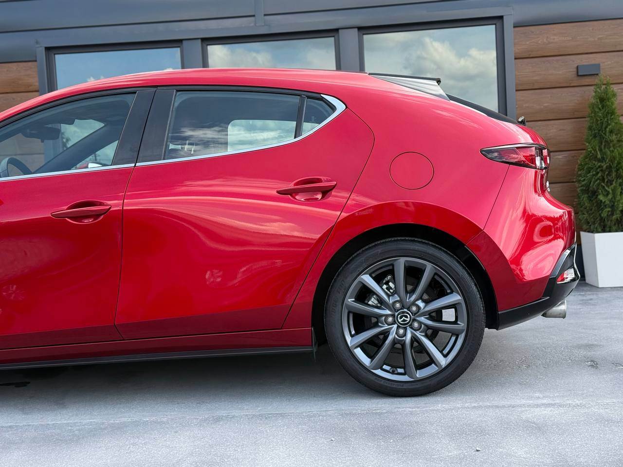 Mazda 3 - фото 10