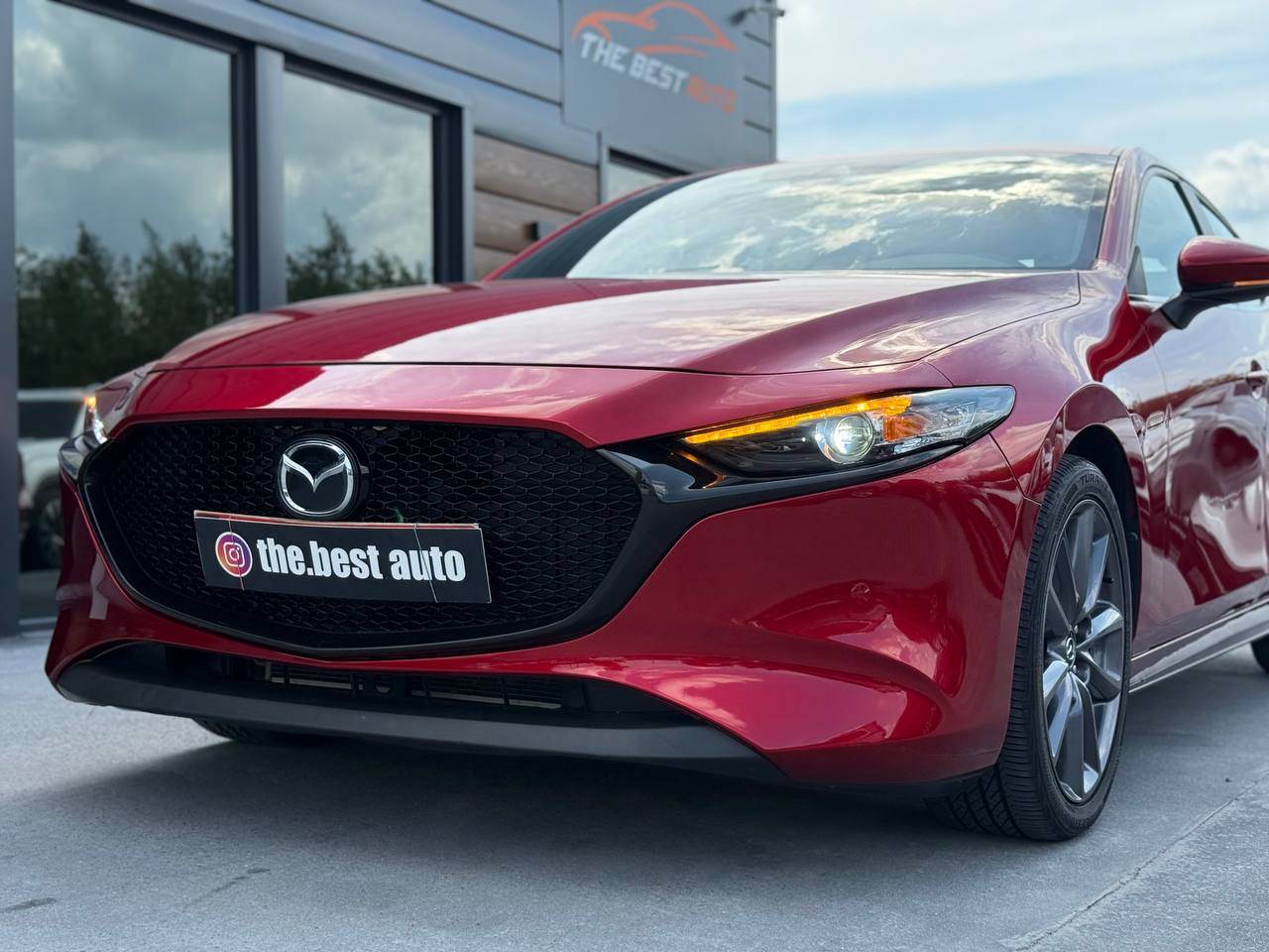 Mazda 3 - фото 12