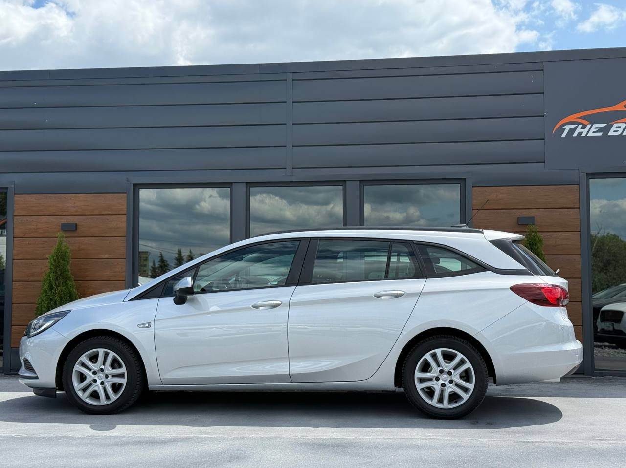 Opel Astra - фото 3