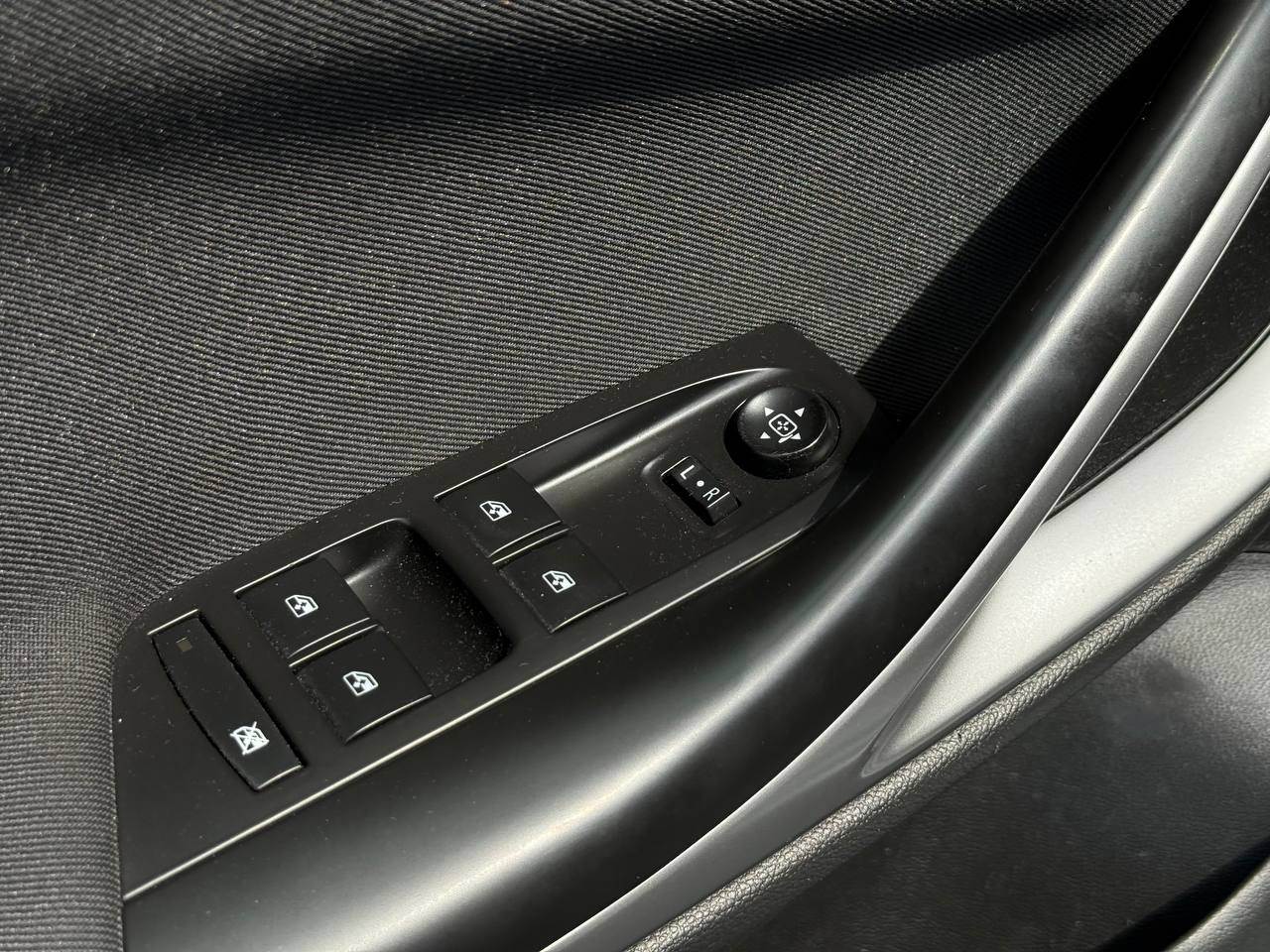 Opel Astra - фото 16