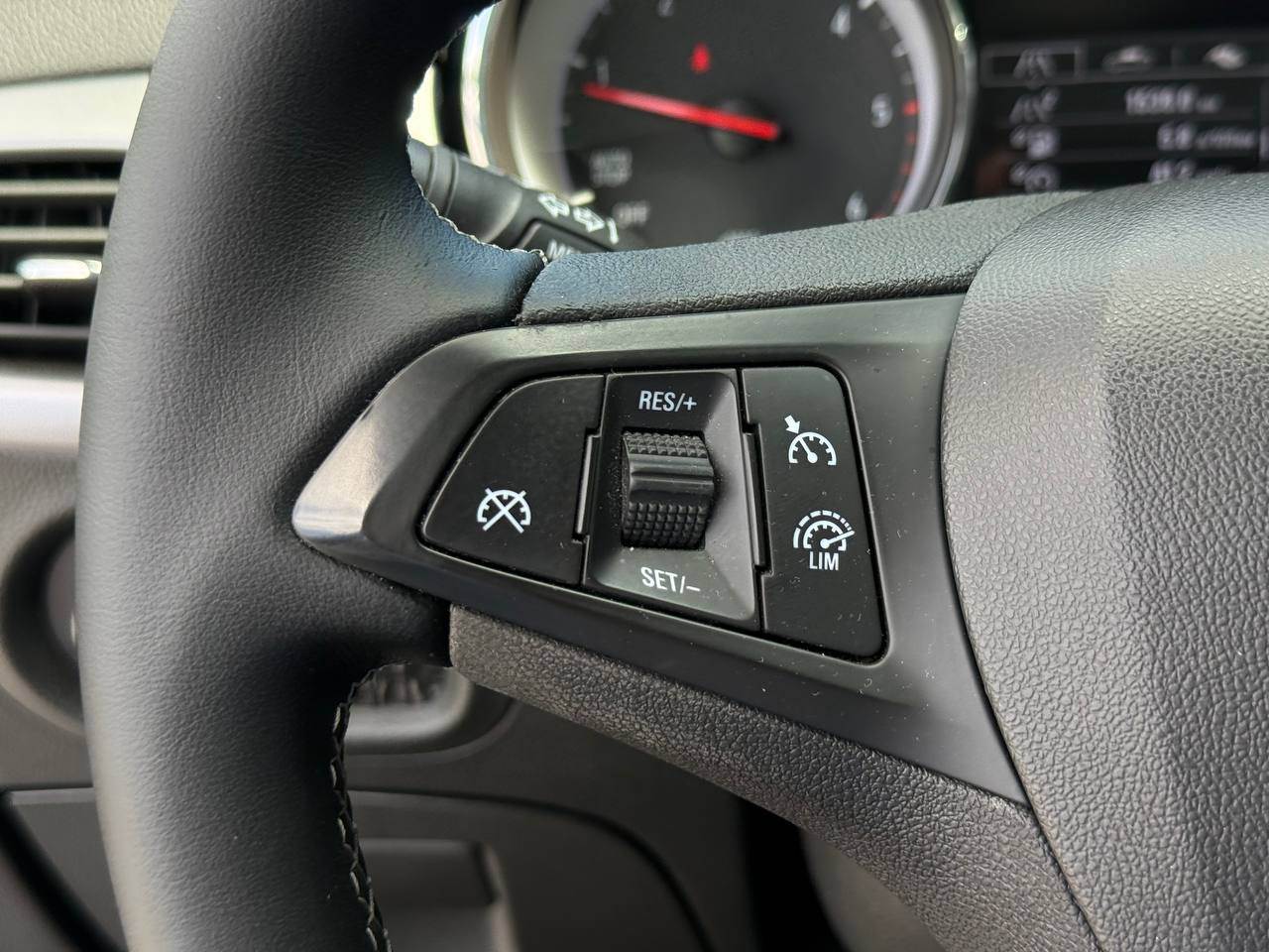 Opel Astra - фото 22