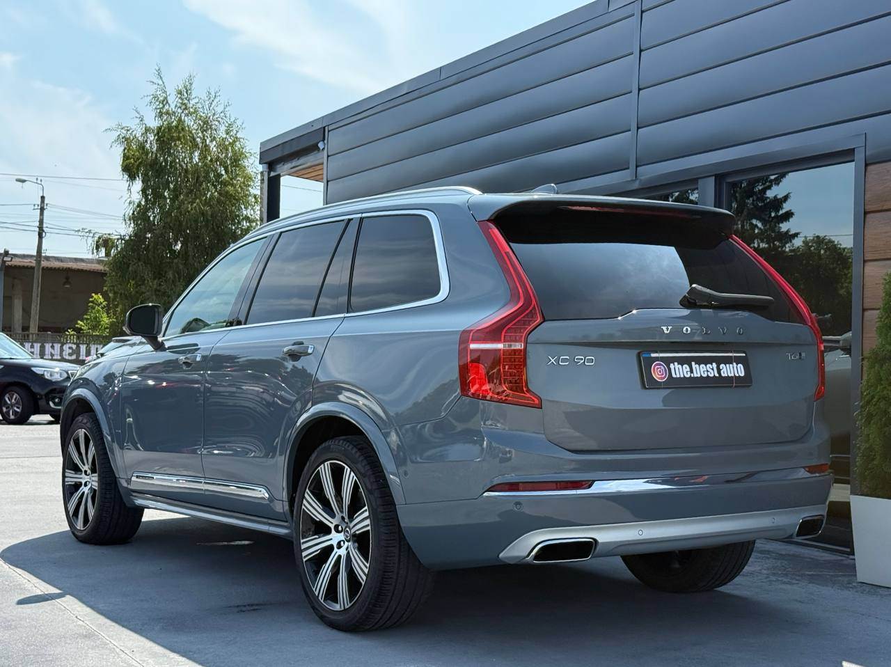 Volvo XC90 - фото 8