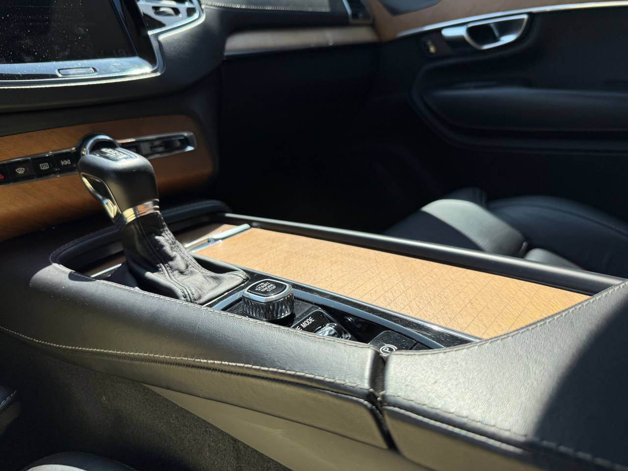 Volvo XC90 - фото 44