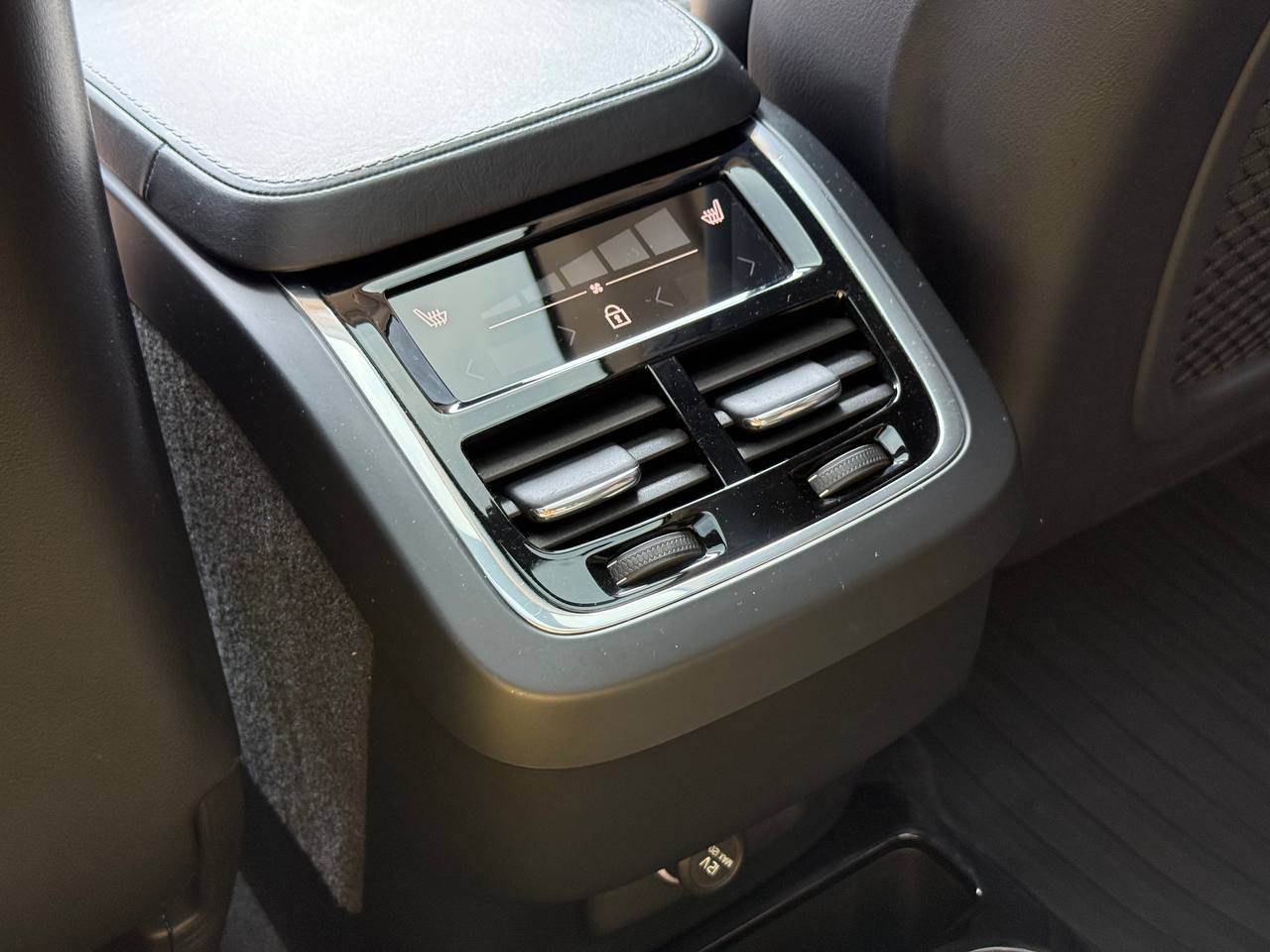 Volvo XC90 - фото 55