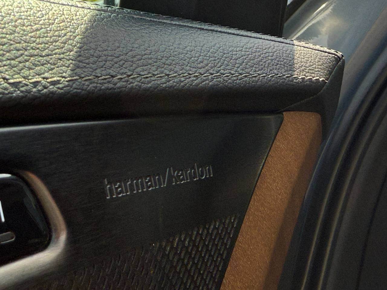 Volvo XC90 - фото 26