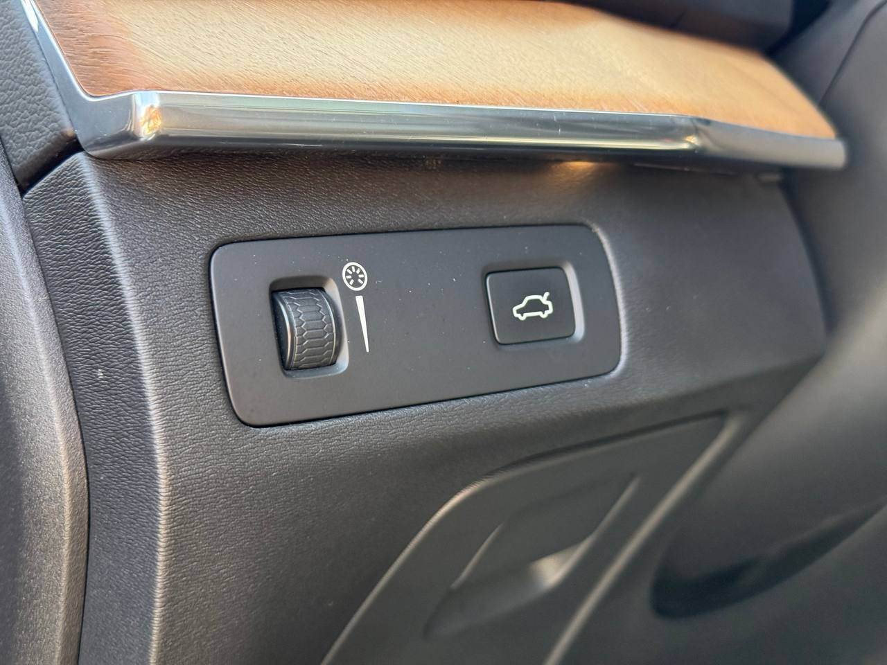 Volvo XC90 - фото 29