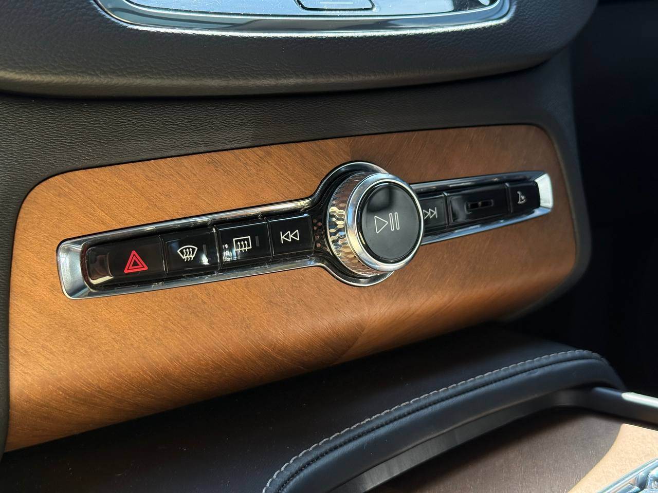 Volvo XC90 - фото 47