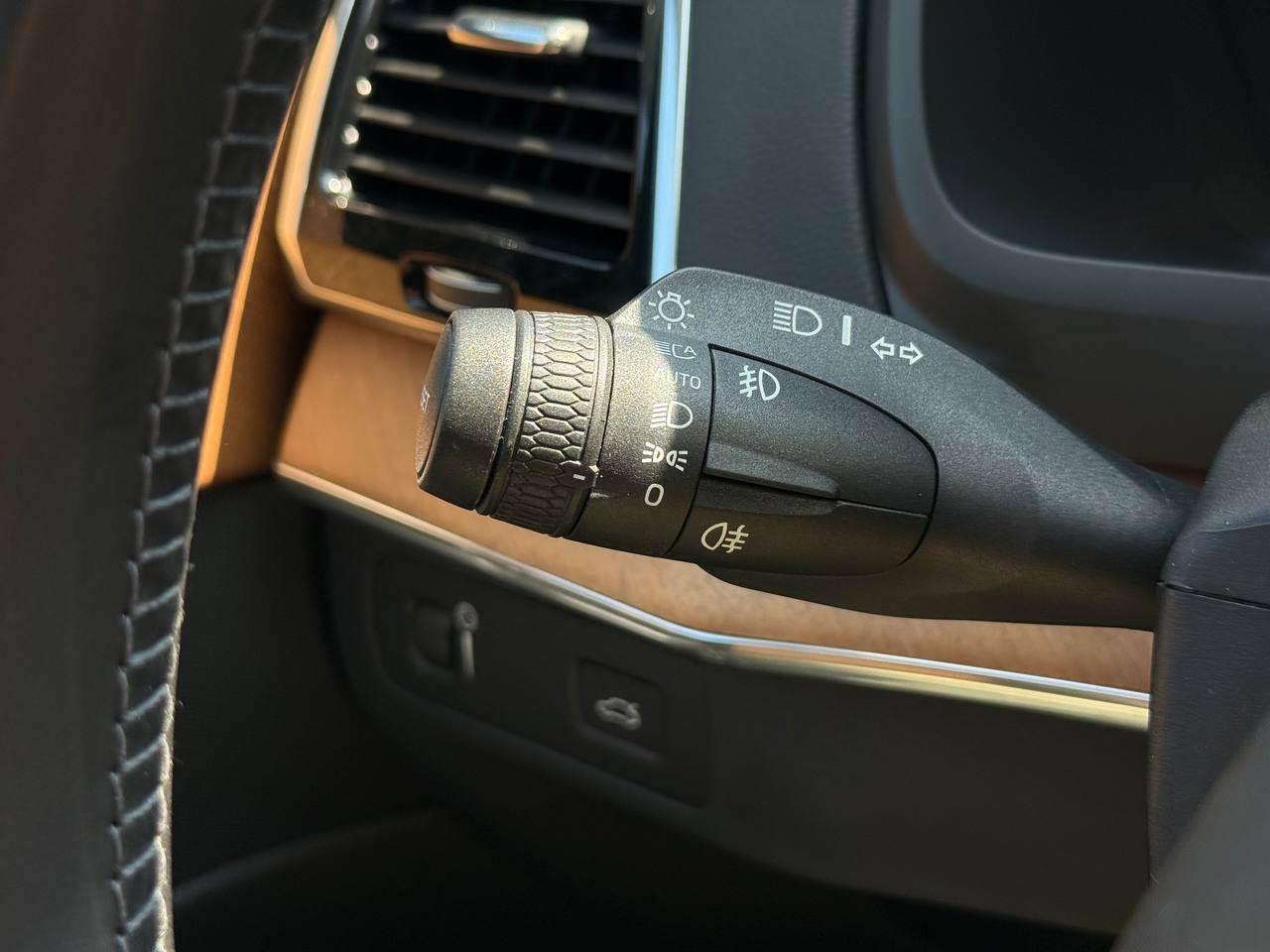 Volvo XC90 - фото 39