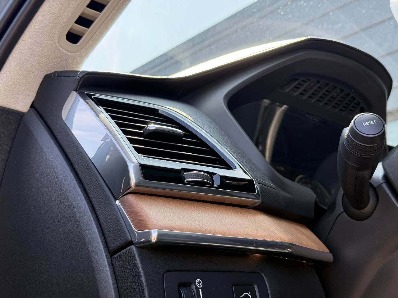 Volvo XC90 - фото 32