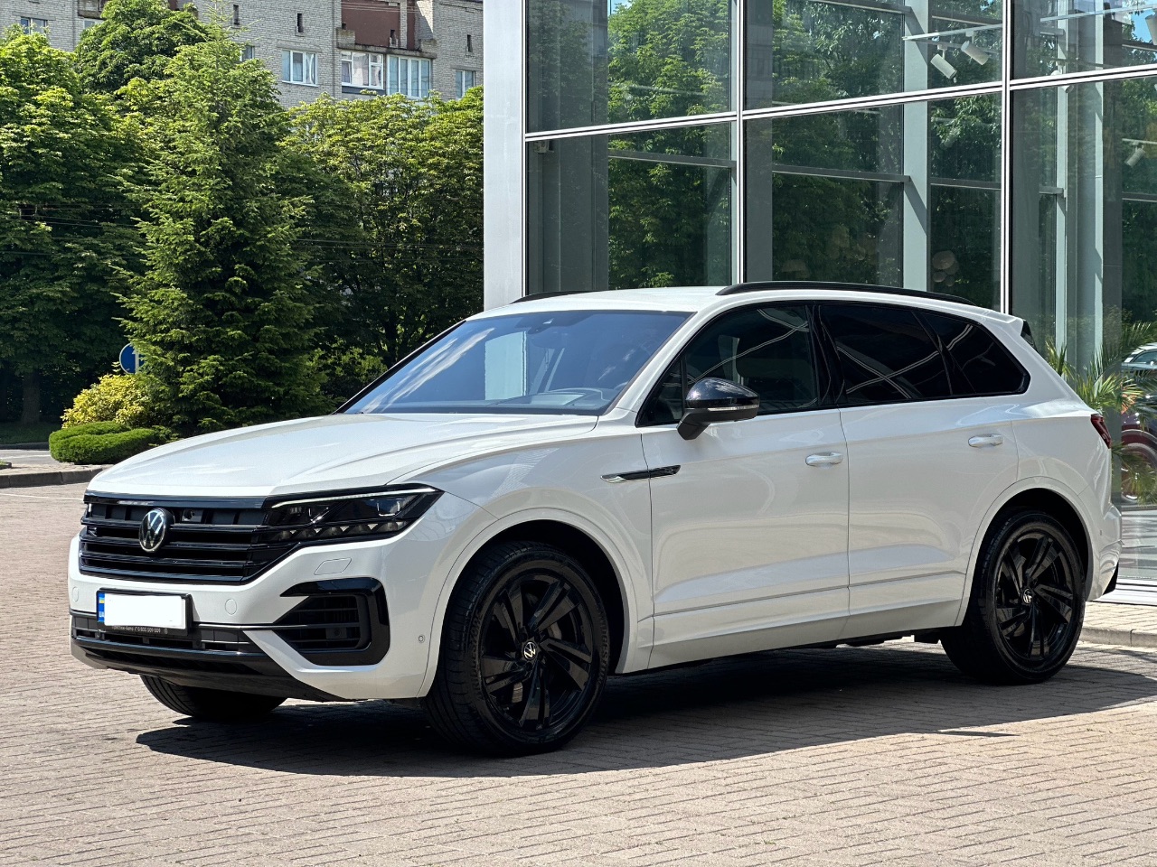 Volkswagen Touareg - фото 6