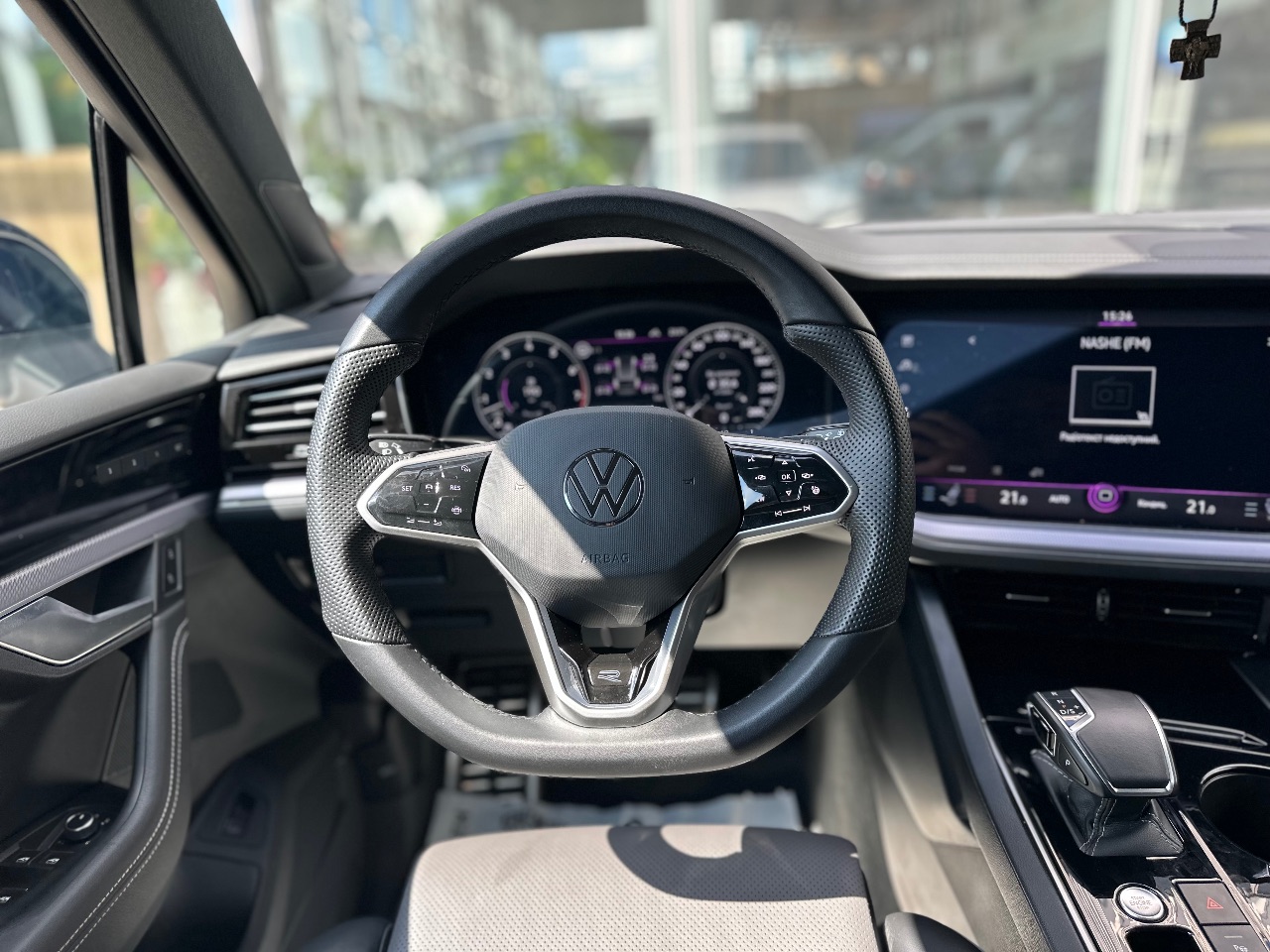 Volkswagen Touareg - фото 20