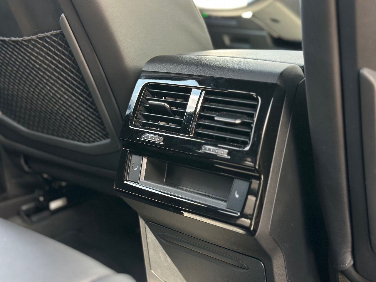 Volkswagen Touareg - фото 22