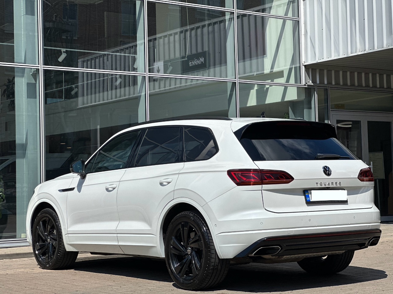 Volkswagen Touareg - фото 11