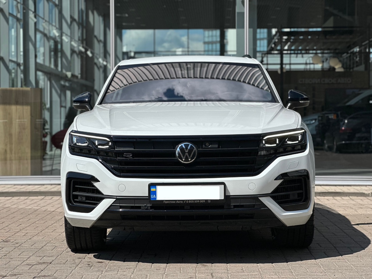 Volkswagen Touareg - фото 2