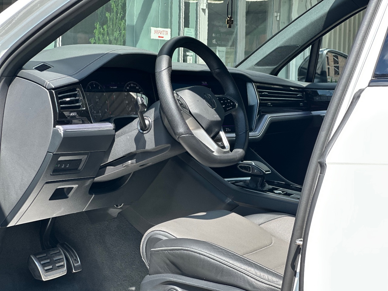 Volkswagen Touareg - фото 15