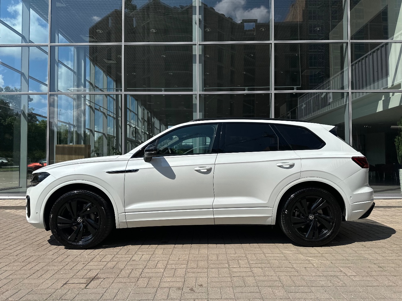 Volkswagen Touareg - фото 13