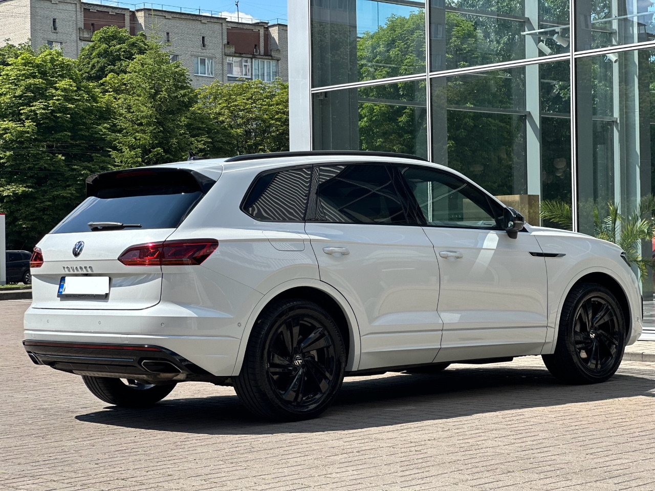 Volkswagen Touareg - фото 10