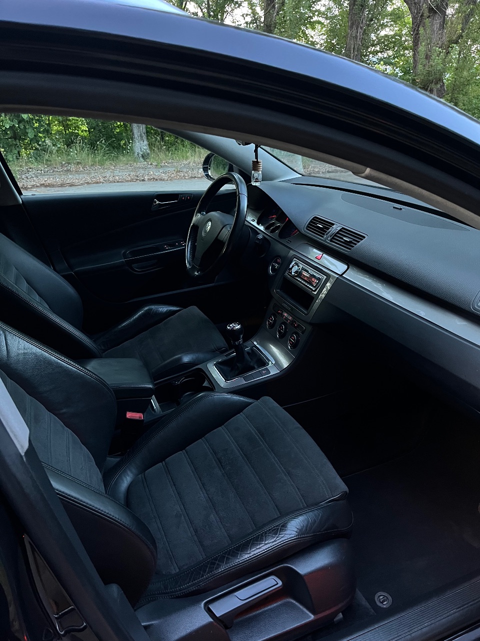 Volkswagen Passat - фото 12