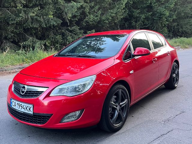 Opel Astra - фото 1