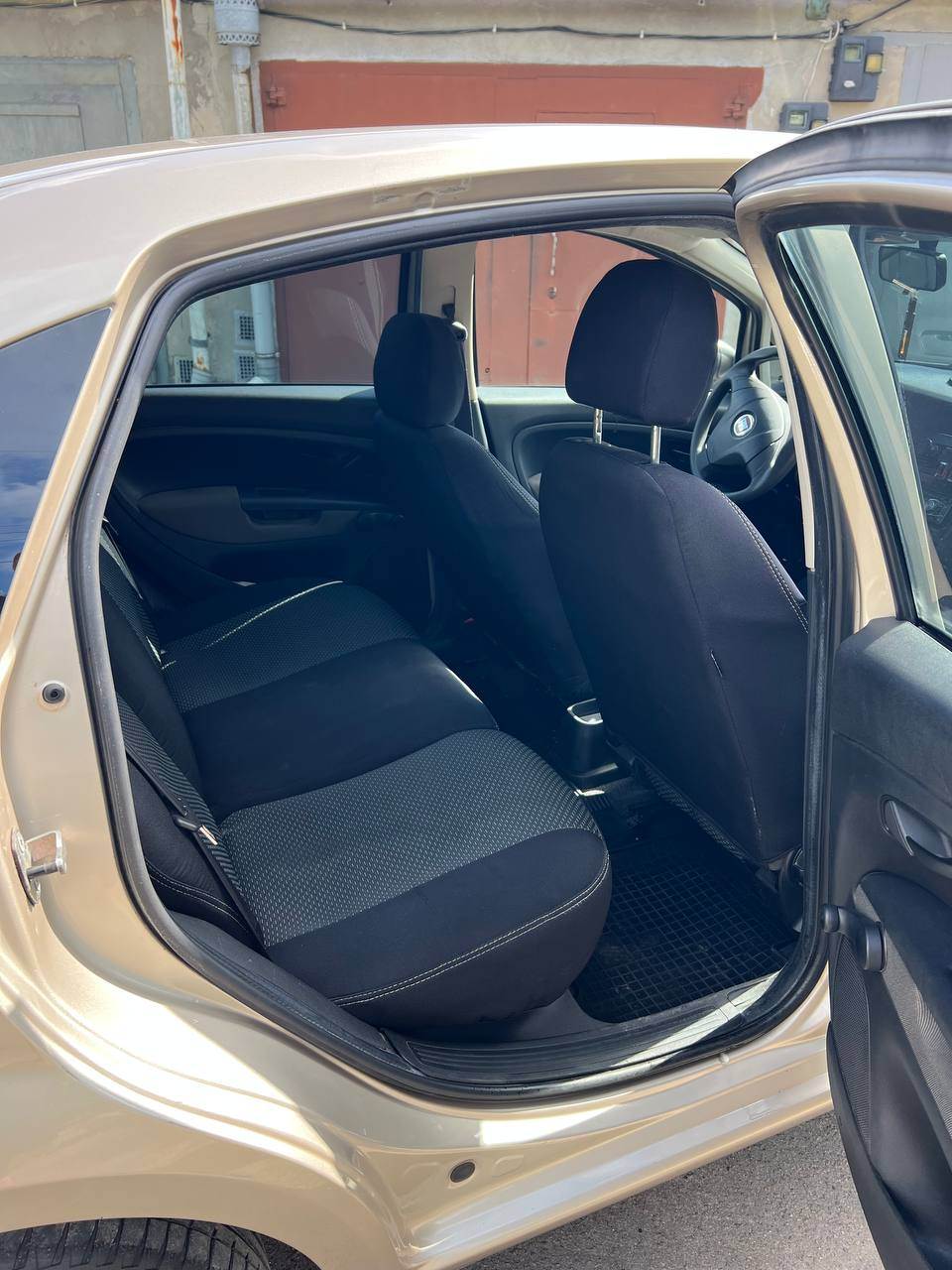 Fiat Linea - фото 16