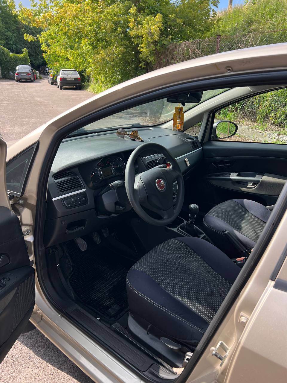 Fiat Linea - фото 12