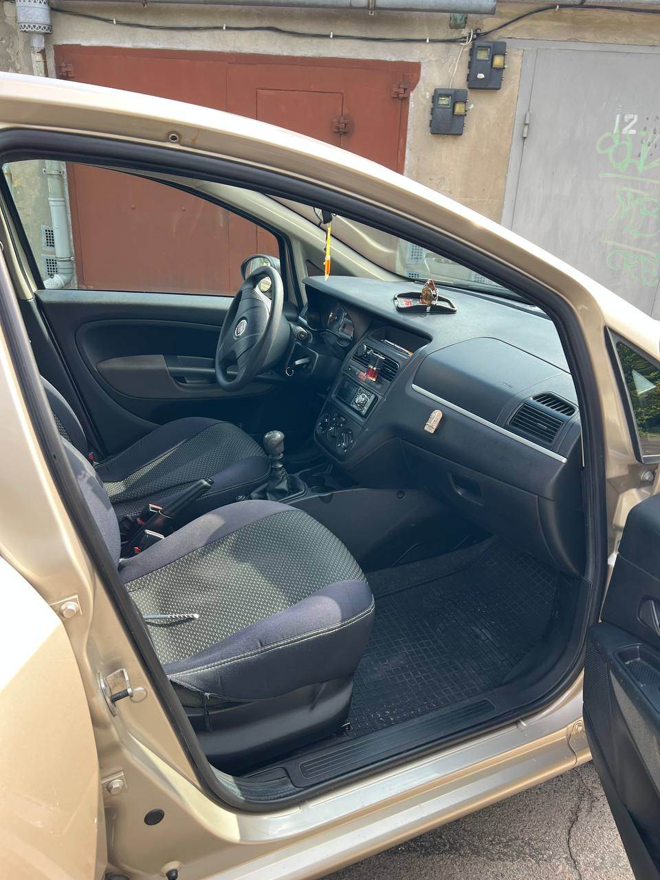 Fiat Linea - фото 15