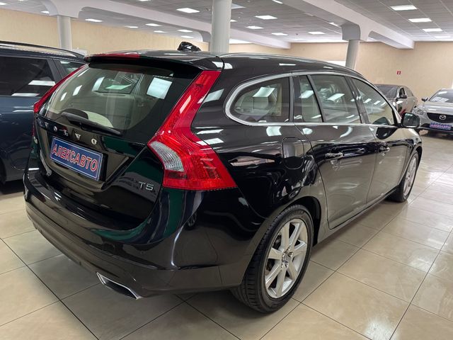 Volvo V60 - фото 4