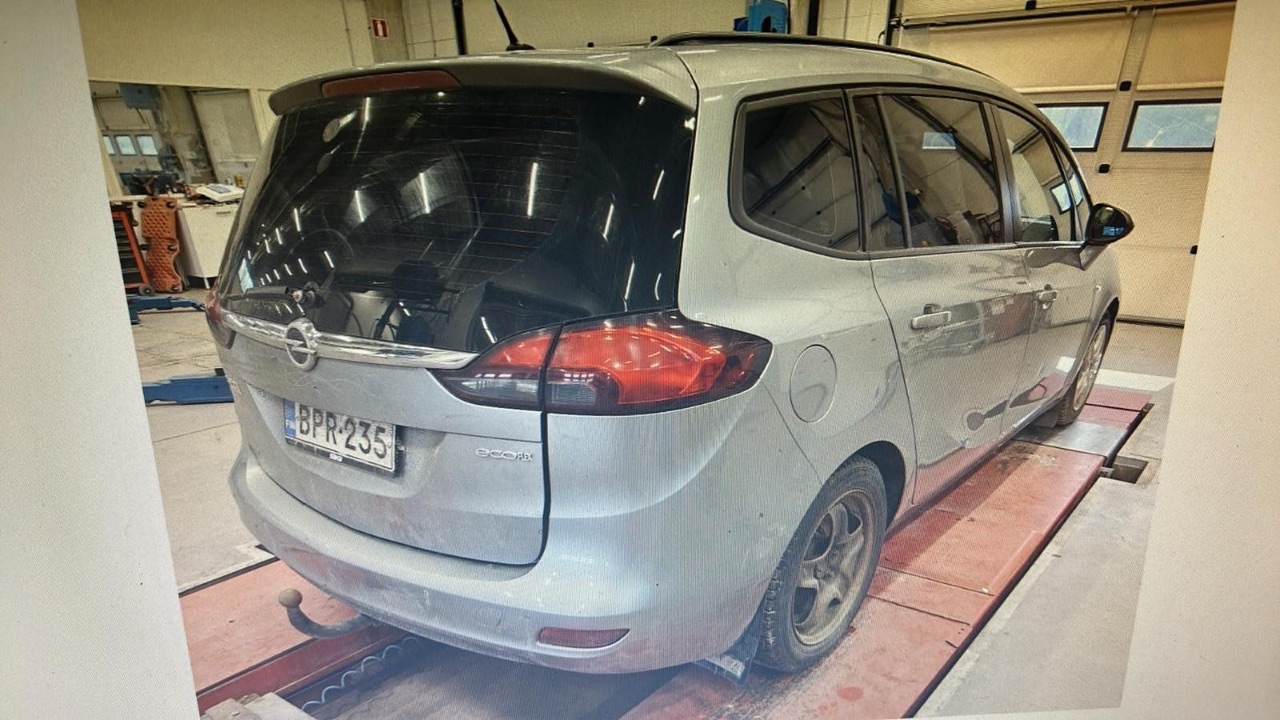 Opel Zafira - фото 7